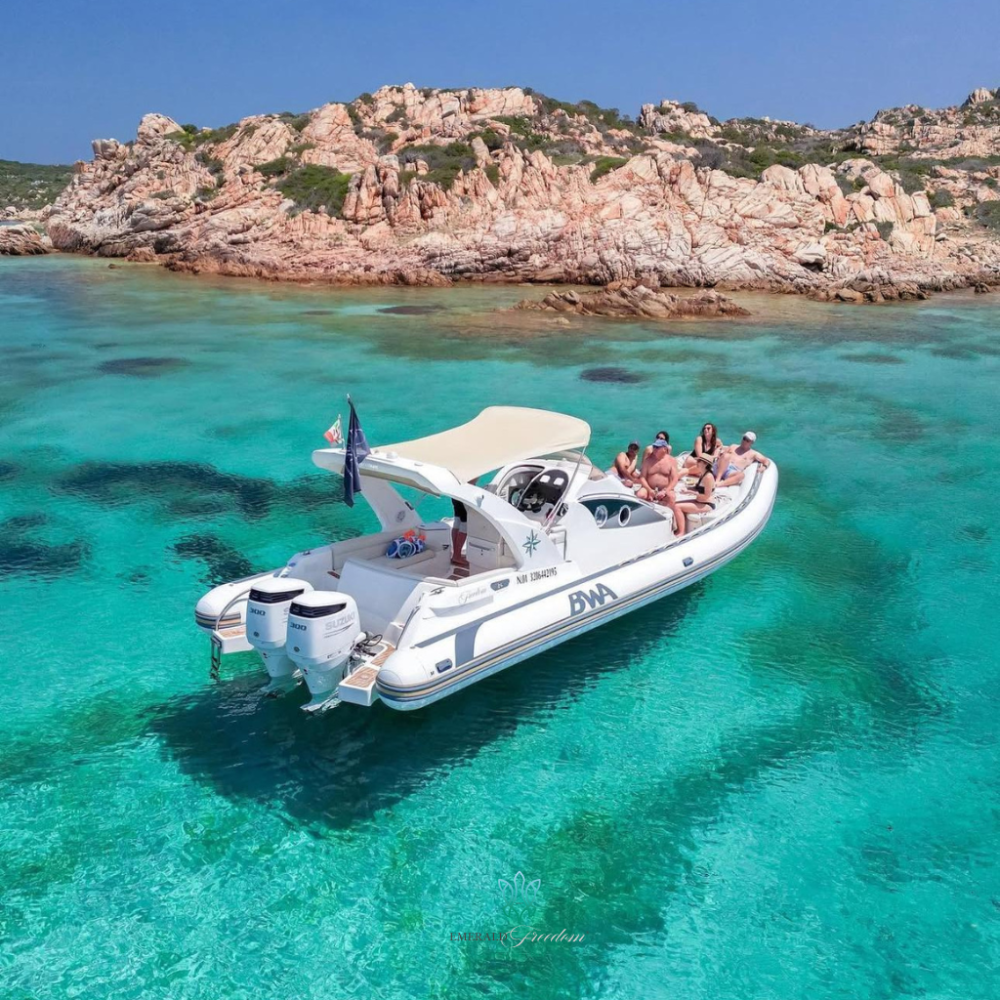 Emerald Freedom La Maddalena - escursione in gommone condivisa